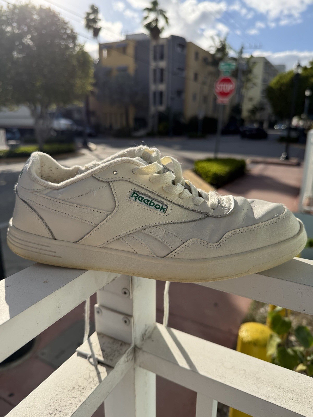 Reebok White Lace Up Low Top Solid Pattern Athlet… - image 3