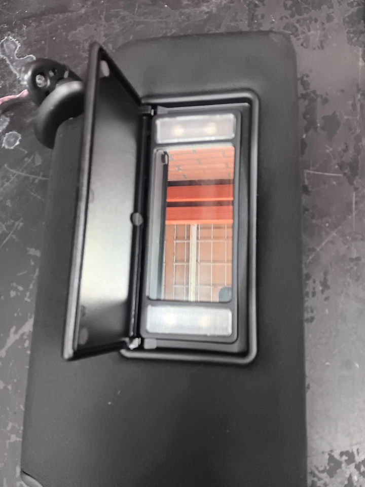 Dodge Charger 2014-2023 Juego de parasol extensible negro con espejos y luces Foto 3 de 4