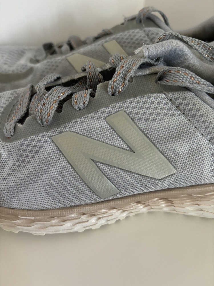 Kids New Balance Running Shoes Lace Up Great Condition Size 13 US Girls