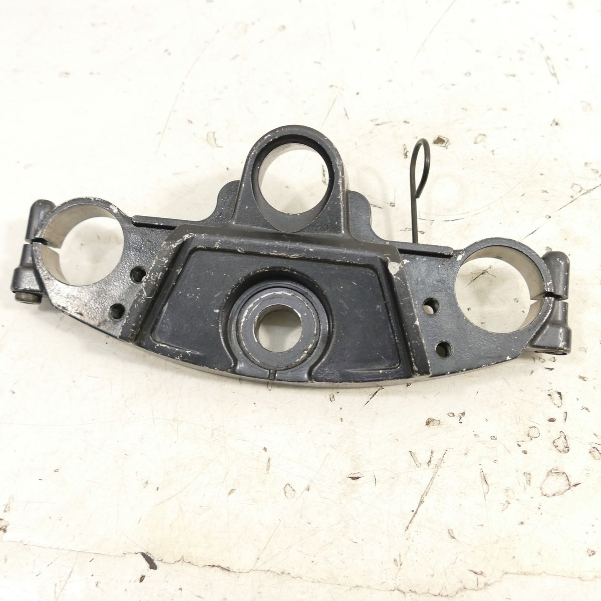 … NOS OEM Genuine Harley Davidson FUEL TANK MOUNT FRONT P/N