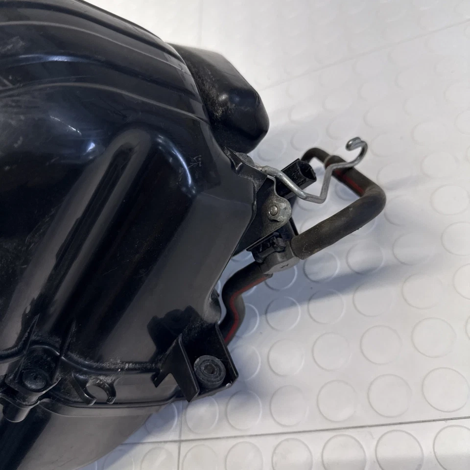 2018 Honda CBR 300r Airbox Air Intake Filter Box OEM USED Good - Изображение 2 из 4