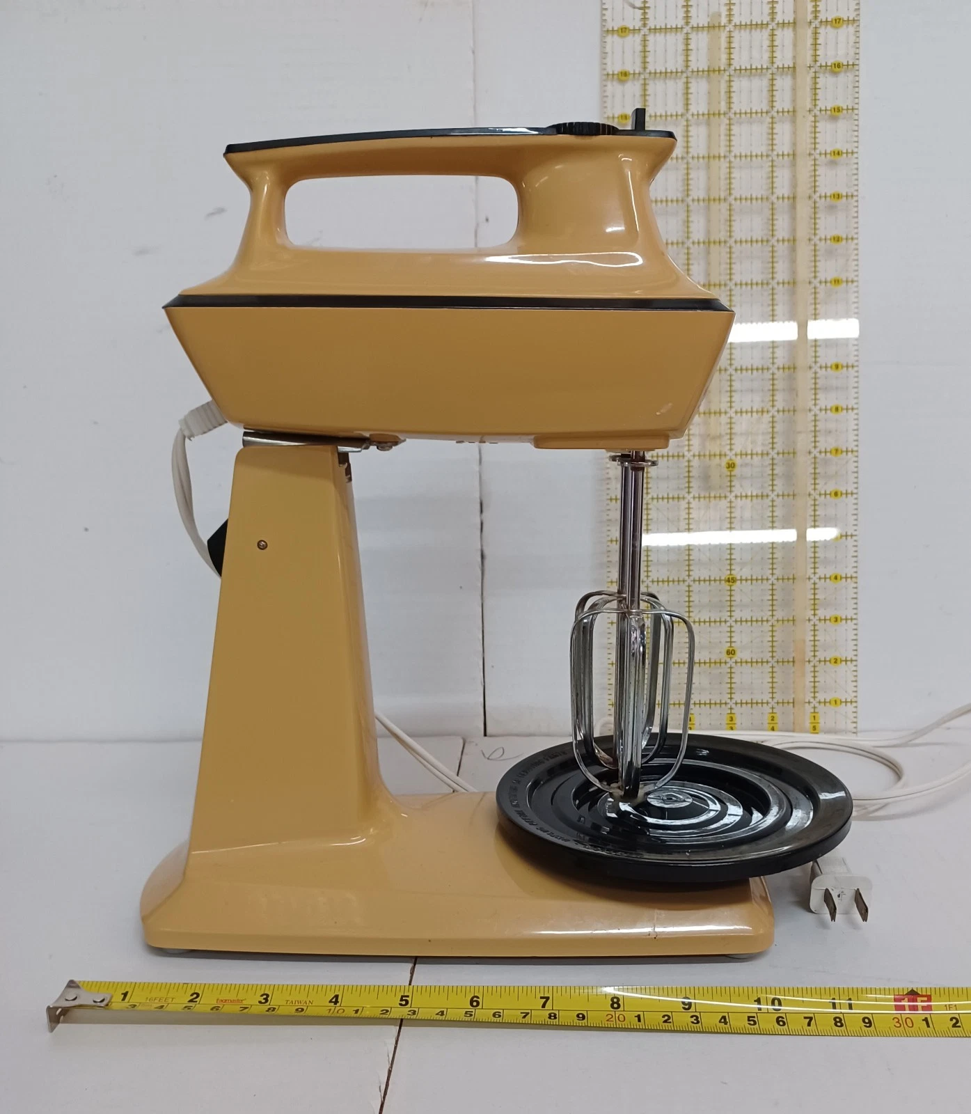 Vintage Mid Century Hamilton Beach 14 Speed Yellow Stand Mixer