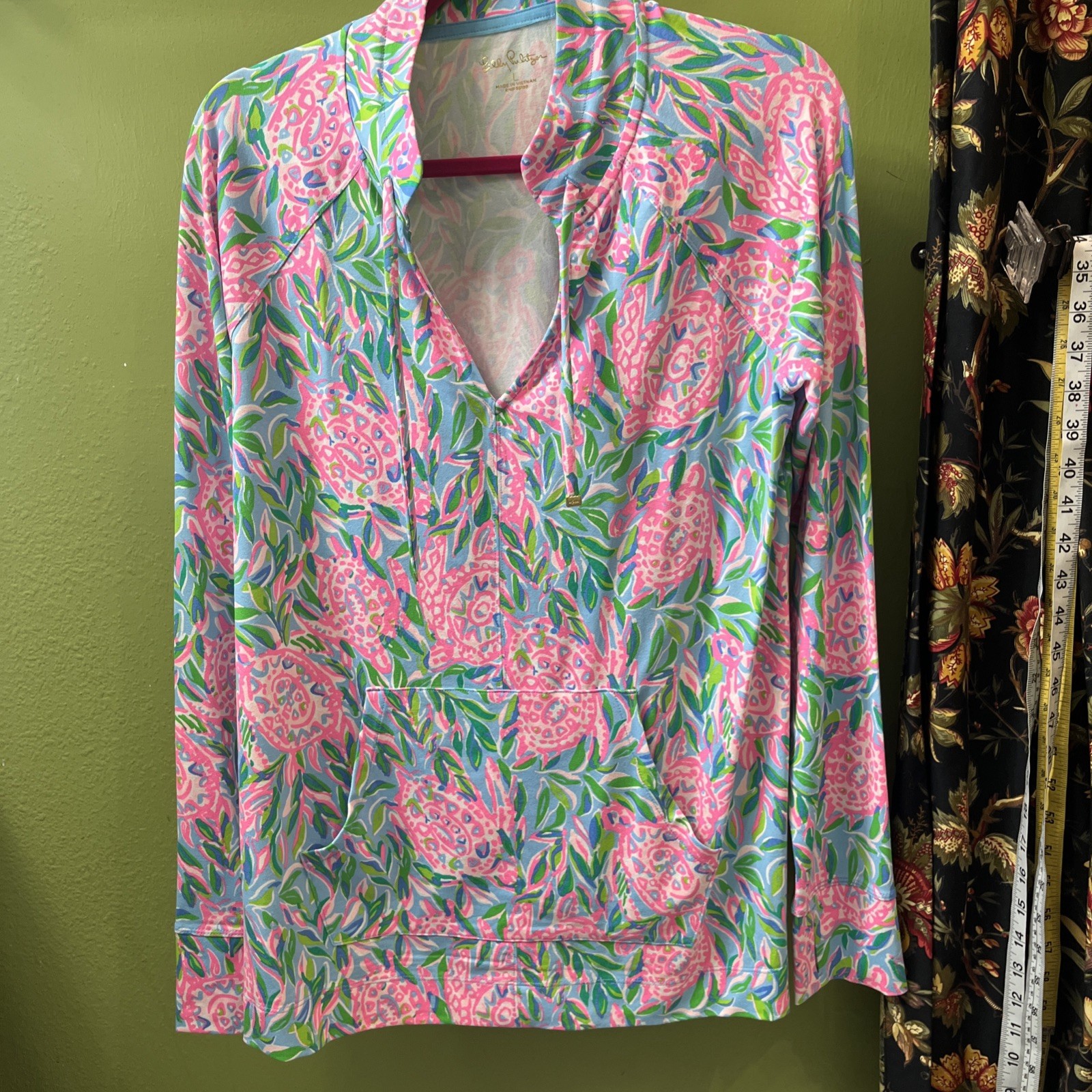 Lilly Pulitzer Large Cassi Popover EUC - image 1