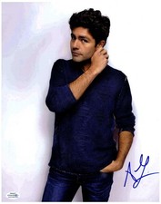 Entourage Adrian Grenier Signed Autographed 11x14 Photo ACOA