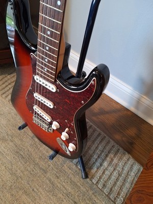 Squier by Fender 