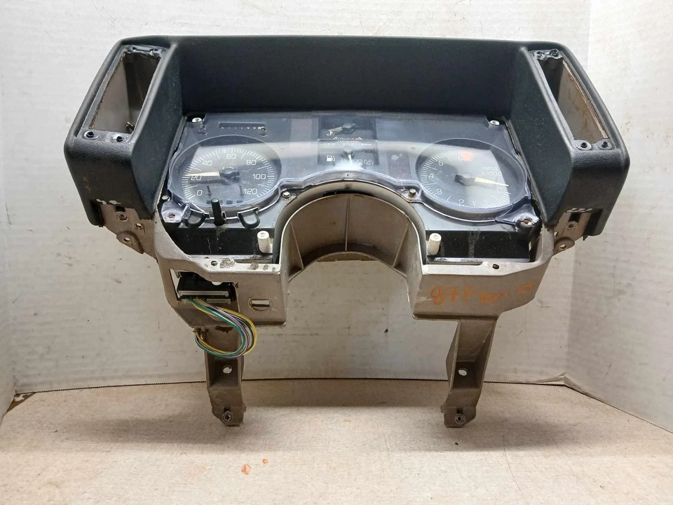 1986 1987 1988 PONTIAC FIERO GT Speedometer Instrument Cluster 2.8L 25084039 - Image 2 of 4