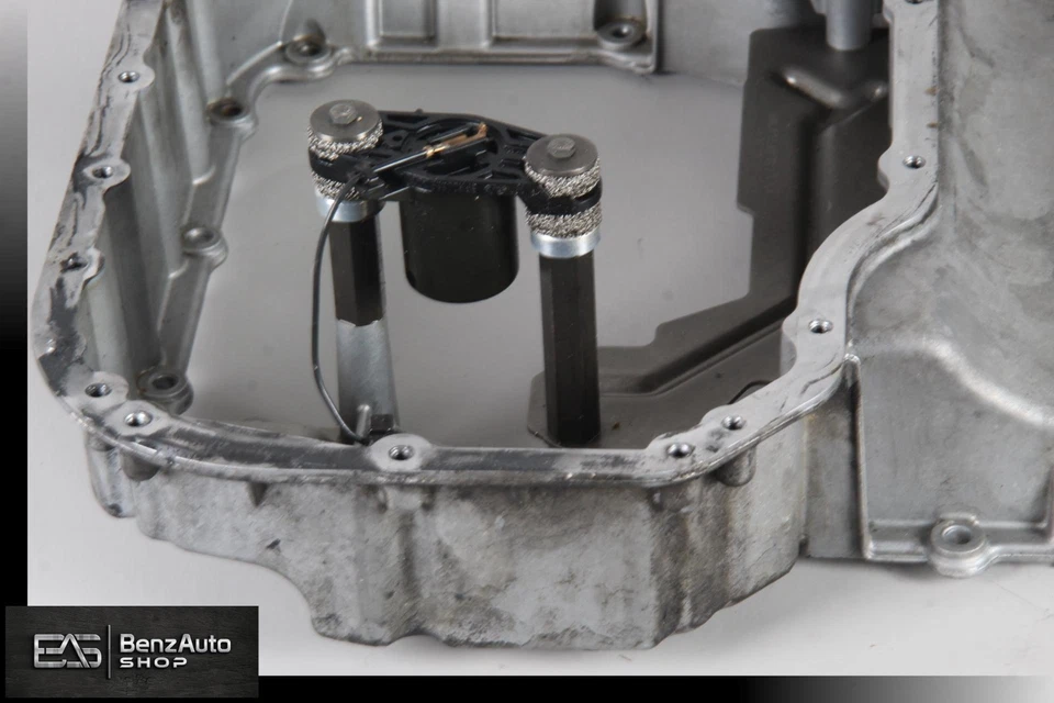 07-11 Mercedes W211 S63 ML63 R63 AMG M156 sección superior cárter de aceite 1560142002 OEM Foto 3 de 4