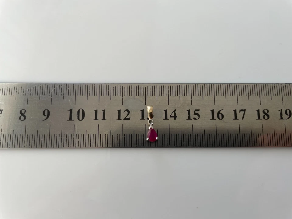 Ruby and Diamond Pendant 9ct Gold Diamond & Ruby Pendant 9ct Gold Pendant - Image 4 of 4