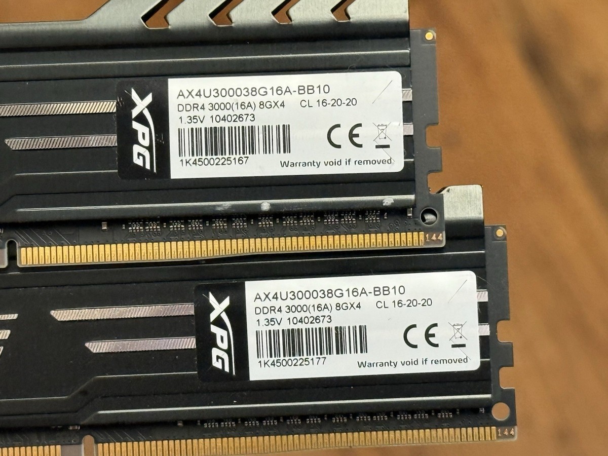 XPG GAMMIX D10 16GB (2x8GB) RAM DDR4 3000MHz AX4U300038G16A-BB10