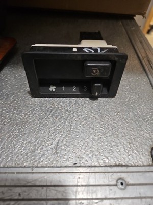 LAND ROVER A/C REAR AIR CONTROL DISCOVERY II OEM JFC101790 2 