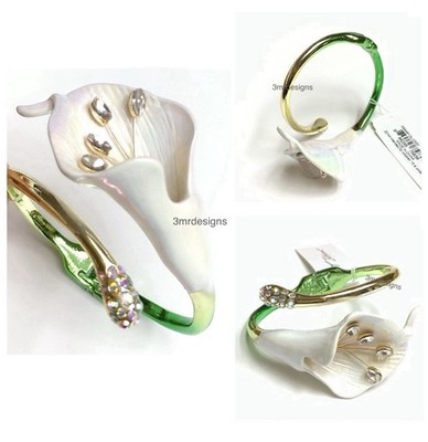 NWT Betsey Johnson Flower Gold Tone Glass Stones Hinge  display picture 2