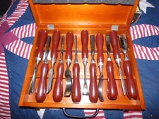 GRIZZLY industrial 12 Pc Deluxe Carving Chisel Set H2930