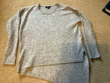 Simply Vera ,Vera Wang Sweater Womens L V-Hem Gray EUC