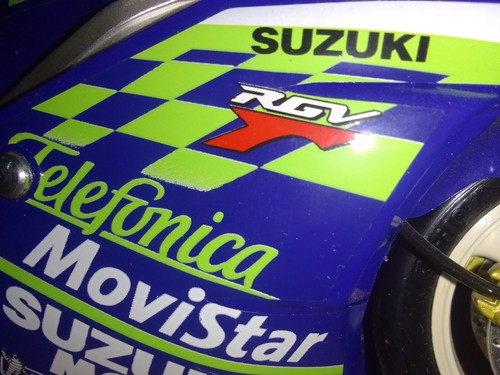 Moto Suzuki RGV 500 K.Roberts Moto GP 1:10 Ème - Foto 8 di 11