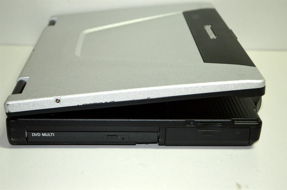 Panasonic Toughbook CF-52 i3-330m 2.13GHz 6GB 500SSHD/ WIN7 PRO 32BIT - Imagem 3 de 4