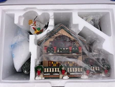 Department 56- Christmas Lake Chalet, gift set- 55061