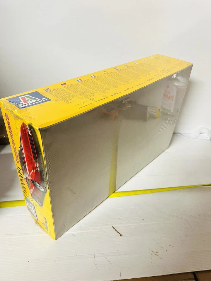 FERRARI TESTAROSSA KIT DI MONTAGGIO ITALERI 1:16 COD 611 RARE!!! - Immagine 4 di 4