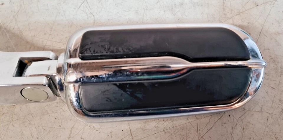 Harley Davidson Street Glide Rear Passenger Foot Peg 51453-09 - Image 2 of 4