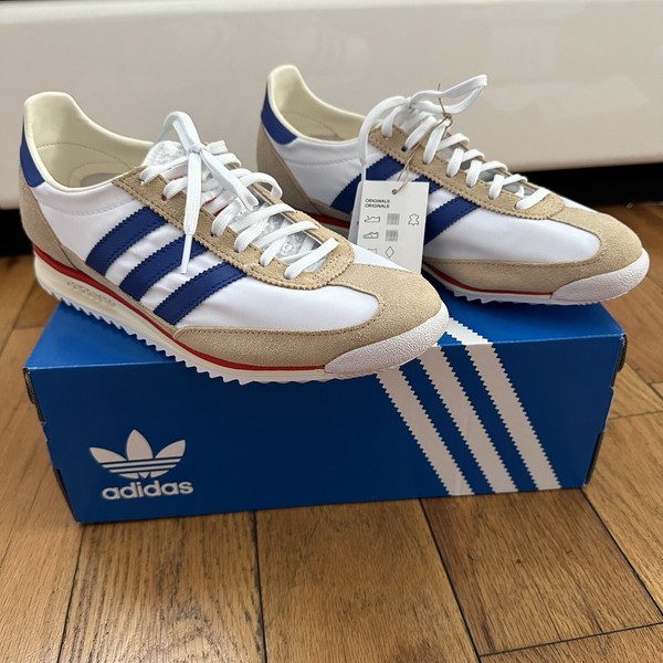 new Adidas Women’s Sneakers, Sz 8.5, 9, White, Red, Blue Stripe