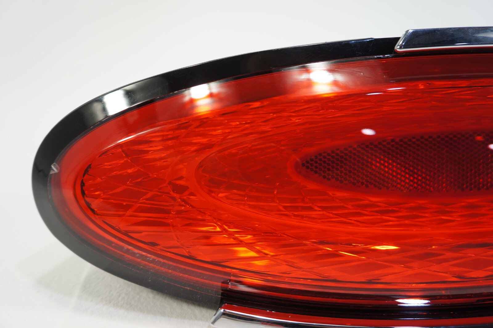 2019-2023 BENTLEY GT GTC III 3 RIGHT PASSENGER SIDE tail light 3SD945096C OEM