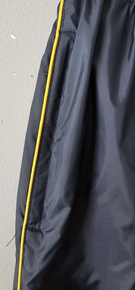 Calça de atletismo masculina vintage Holloway Wind Breaker tamanho G azul marinho com zíper no tornozelo anos 90’  - Imagem 2 de 4