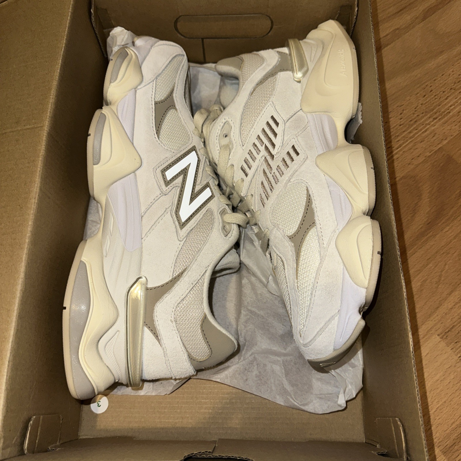 New Balance 9060 Sea Salt mismatched size -left (UK10) right (UK9) image 3