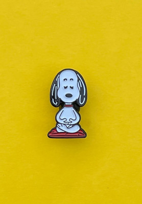 Pin/Anstecknadel/Emaille-Brosche/Badge für SNOOPY* Fans/Hund/YOGA/MEDITATION