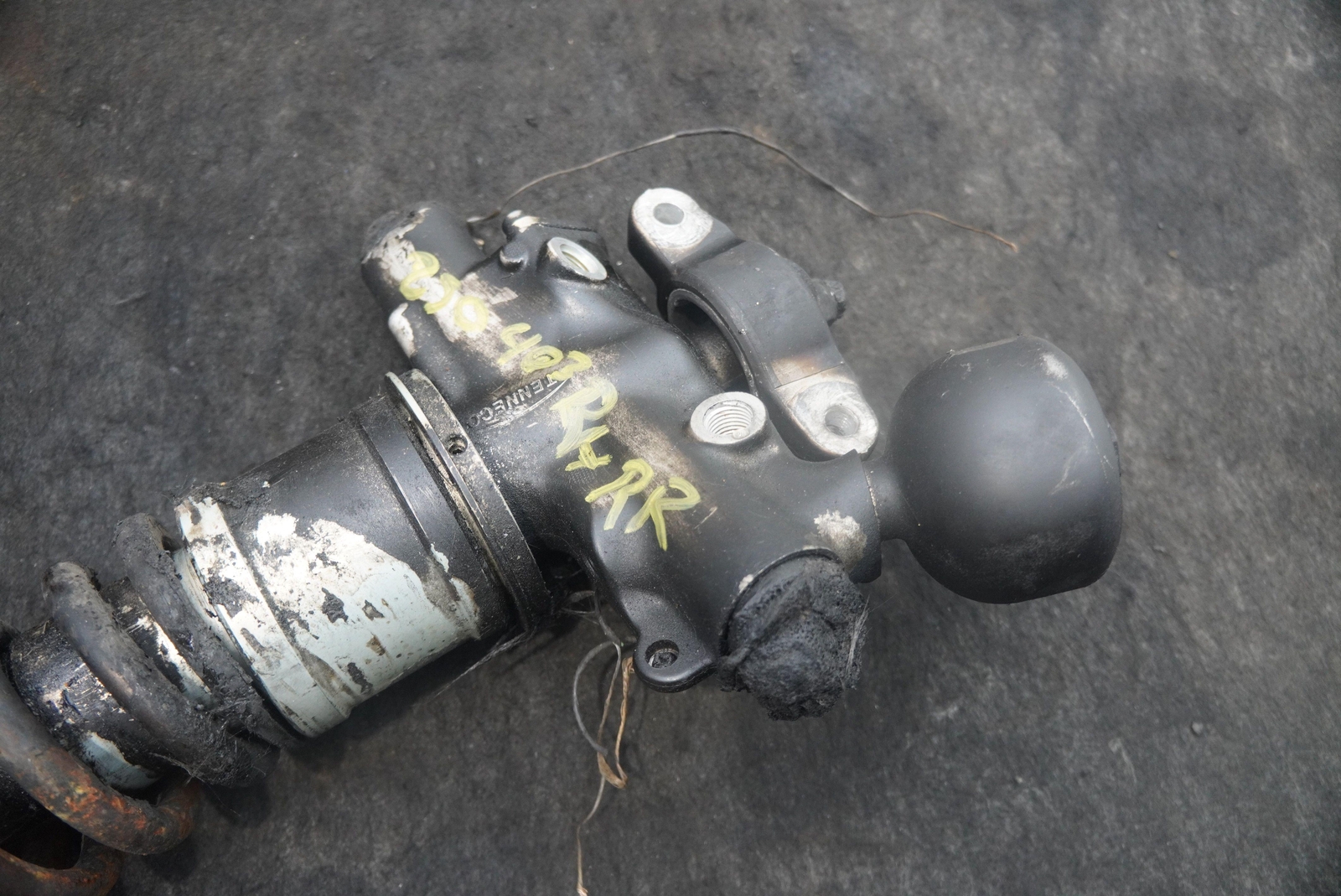 Rear Suspension Right Shock Absorber Spring Coil Strut OEM McLaren 650S *Note*