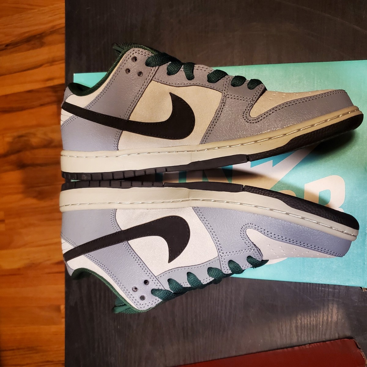 SB DUNK メープルリーフ Nike SB Dunk Low 