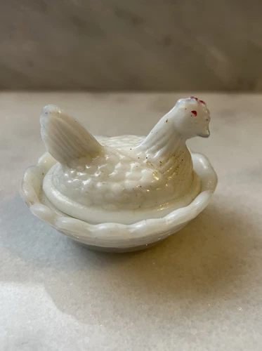 Small Vintage White milkglass Chicken candy dish