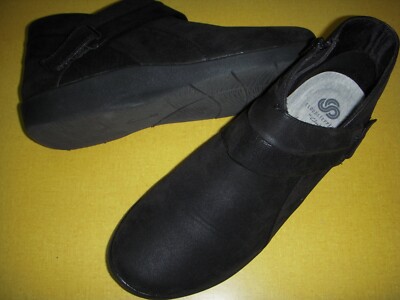 cloudsteppers by clarks exposed ankle booties