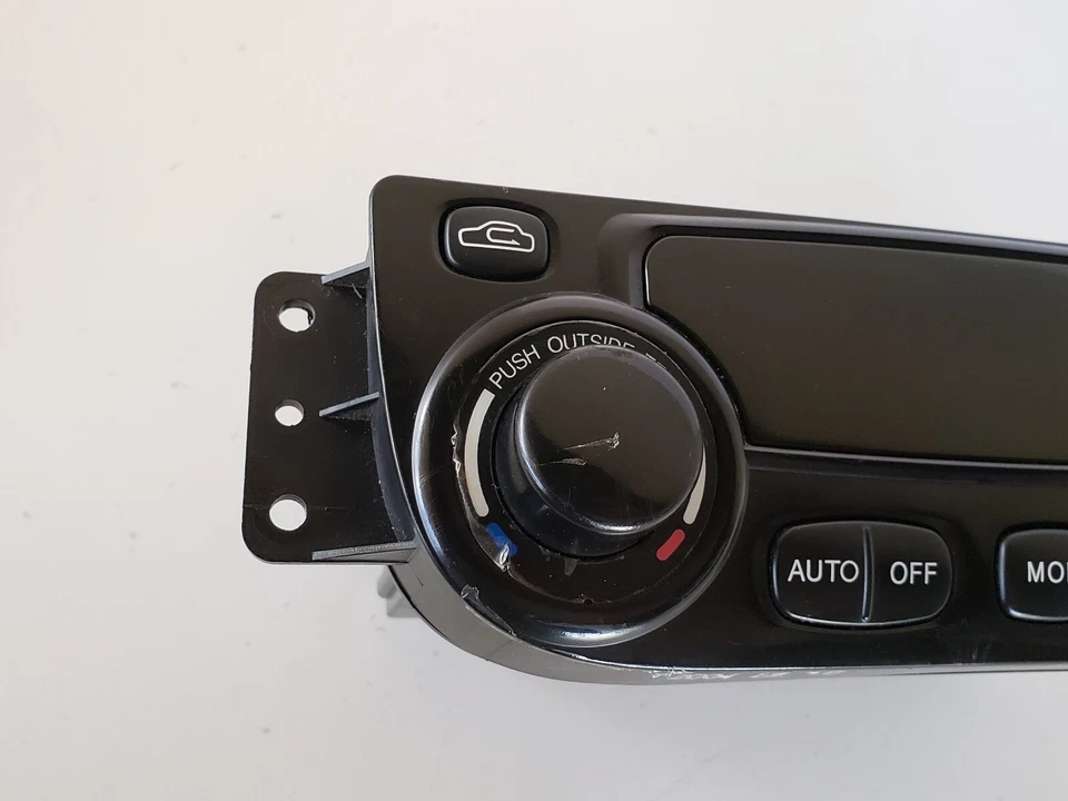 05-06 Suzuki Verona 96413486 Panel de control de clima Unidad de temperatura Calentador de aire acondicionado Foto 2 de 4