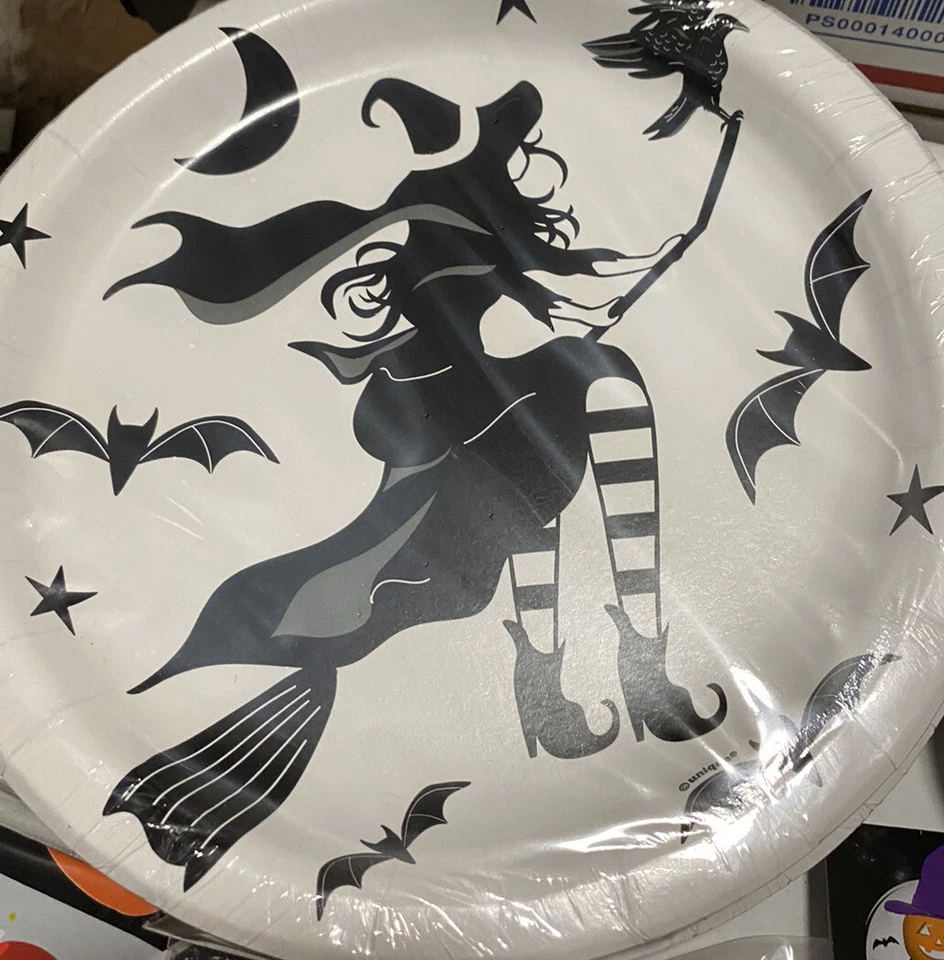 Suministros de fiesta de Halloween Platos de papel Servilletas Arco de globo Cubierta de mesa y pancarta Foto 2 de 4