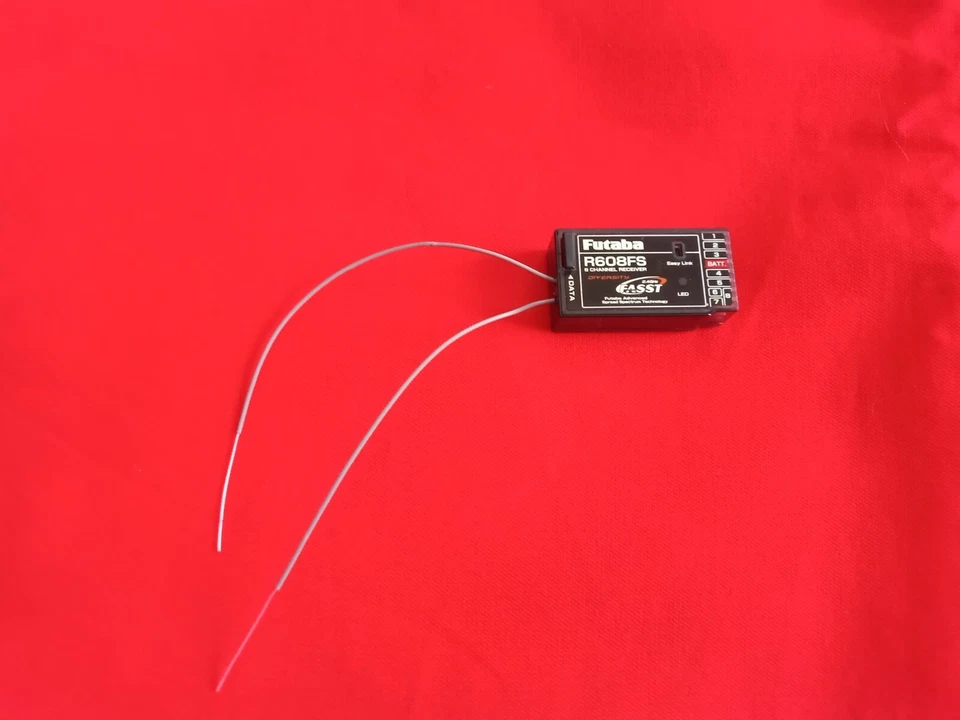 Futaba R608FS 8 Channel 2.4 FASST Receiver Used - Image 3 of 4
