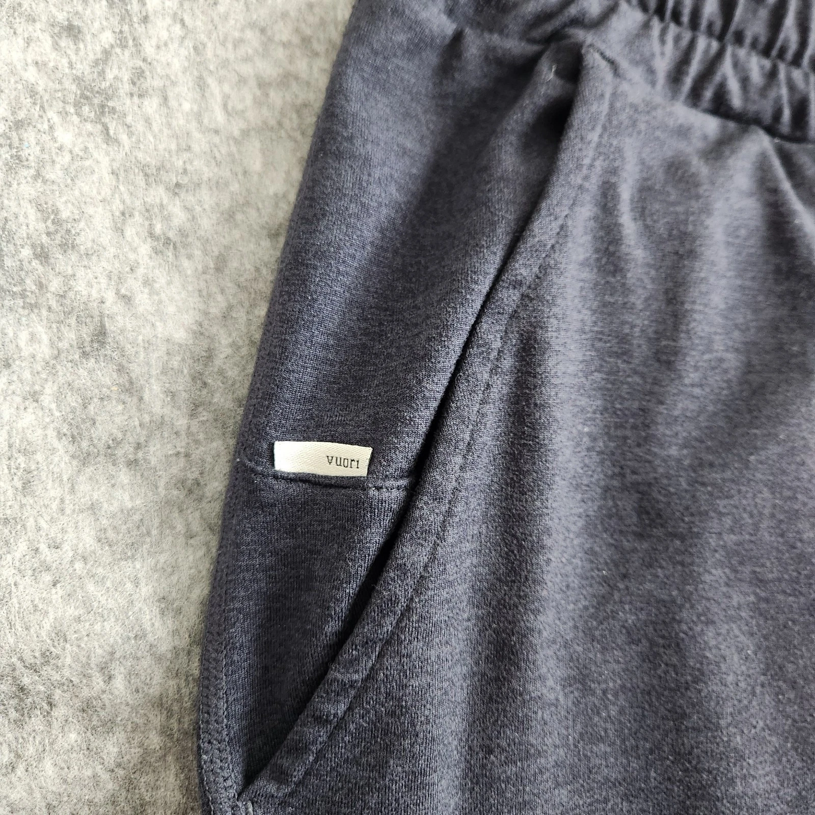 vuori performance elastic waist drawstring gym run jogger