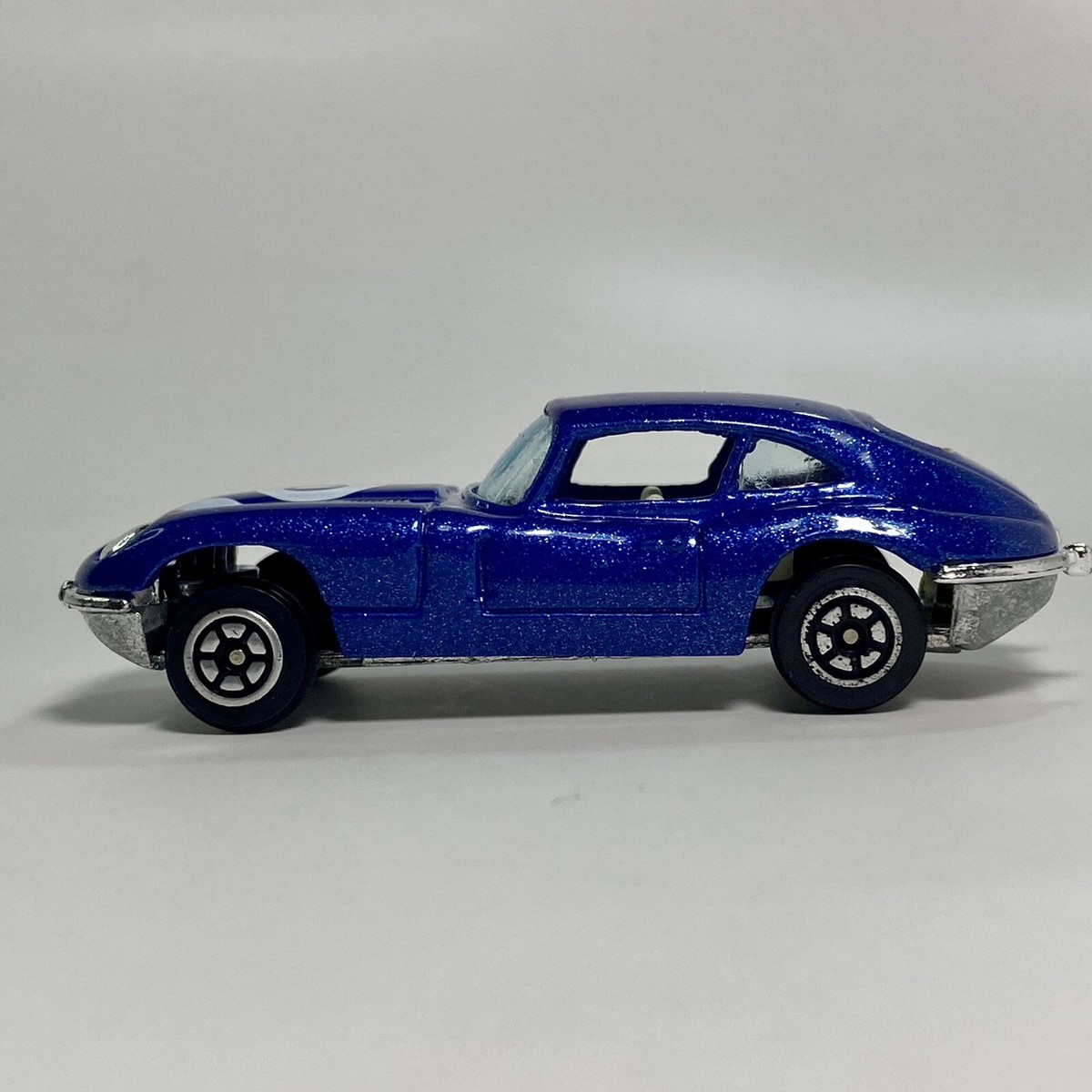 Yatming #1010 Jaguar E4.2 (E-Type 4.2) 1:64 Diecast Made in Hong