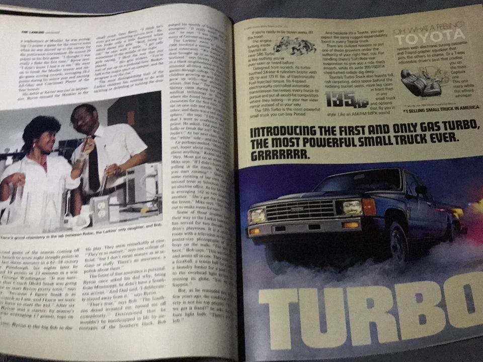 Revista Sports Illustrated Magic Johnson The Magic Man edición del 13 de mayo de 1985 Foto 4 de 4