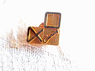 Candy Pin golden  Messing  1,5 x 1,5 cm