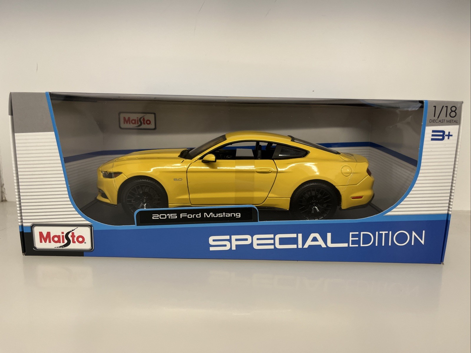Maisto Special Edition 1/18 2015 Ford Mustang Diecast Car