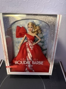 マテル バービー FXF01 ホリデー バービー　2019 Amazon.com: Barbie 2019 Holiday Doll, 11.5-inch, Blonde, Wearing