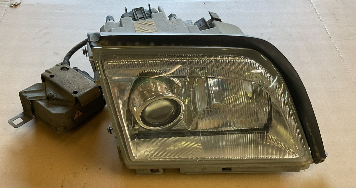 【最終sale】廃盤unico購入　MERCROSテーブルライト 97-02 Mercedes R129 Right Xenon Headlight Assembly OEM 1298208861
