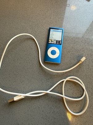 Apple iPod Nano 4th Generation and cord  8GB - Turns On Buttons Don t work Parts