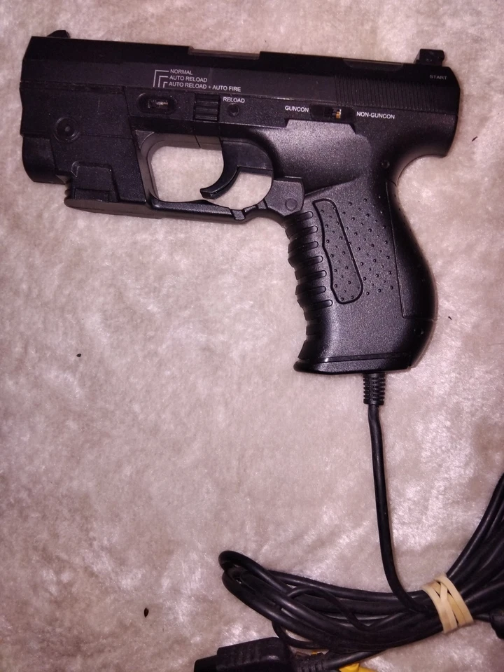 Joytech GunCon Style Light Gun Controller for PlayStation (PS1 / PS2) - Image 2 of 4