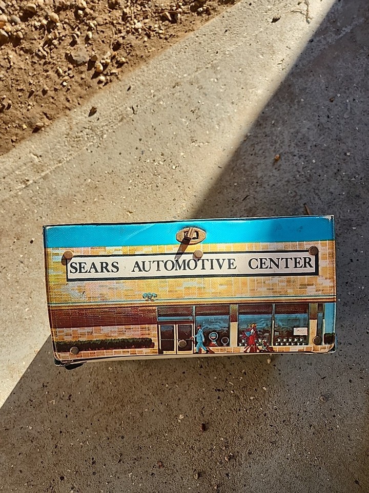 1966 Vintage Matchbox Garage & Service Station W/ Sears Parking Ideal