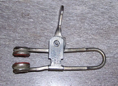 Vintage Yates Mfg. Co. 3 in. Rubber Faced Clamp U.S.A.