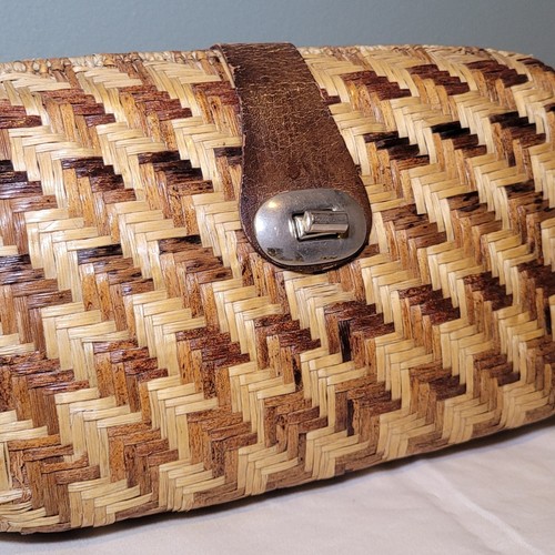 Vintage MCM Unbranded Wicker Basketweave Chevron Structured Clutch 50s 60s 70s - Picture 8 of 10