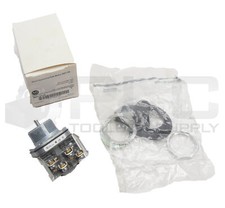 NEW ALLEN BRADLEY 800T-D1JA /T PUSH BUTTON W/ 800T-XA/D CONTACT BLOCK READ 