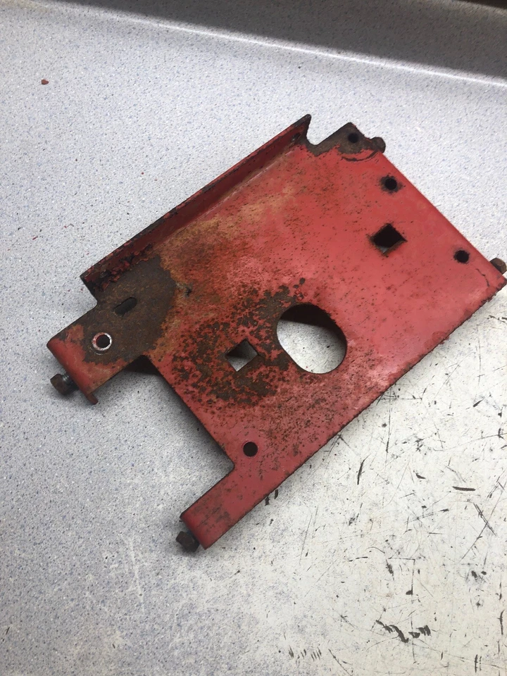 Поддон для крепления аккумулятора трактора Wheel Horse C-195 - Изображение 3 из 3