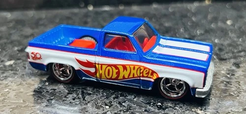 2018 Hot Wheels Display Case Exclusive  '83 Chevy Silverado Redline Real Riders