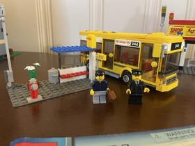 LEGO City 7641 City Corner 496pc Complete Set w/ Instructions Box